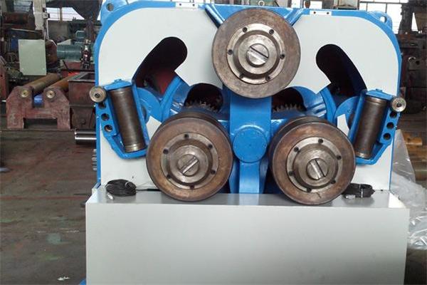 朗日廠家生產(chǎn)的型材彎曲機(jī)，順利出貨了