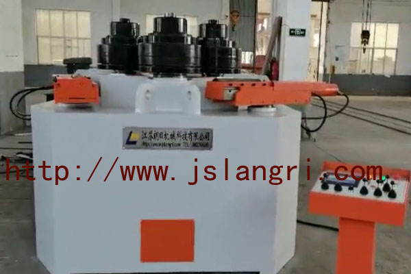 型材卷圓機(jī)的特點(diǎn)是什么，有哪些操作注意事項(xiàng)？